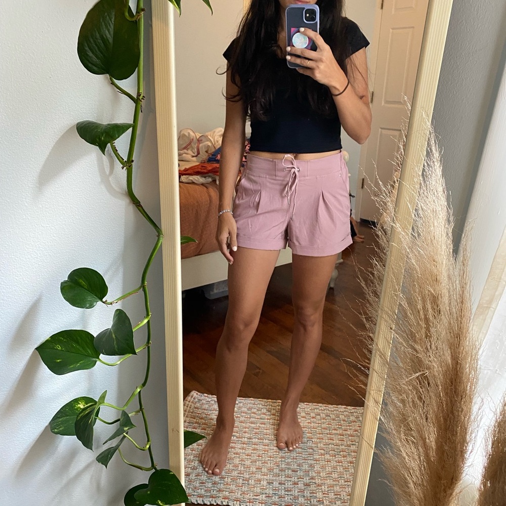 Mondetta Women's Light Pink Cargo Shorts